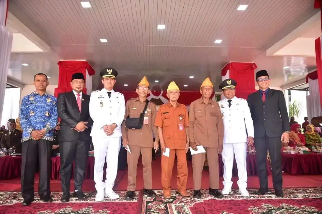 Bupati JKA Serahkan Tali Asih kepada 70 Veteran Padang Pariaman di HUT ke-81 Kemerdekaan RI