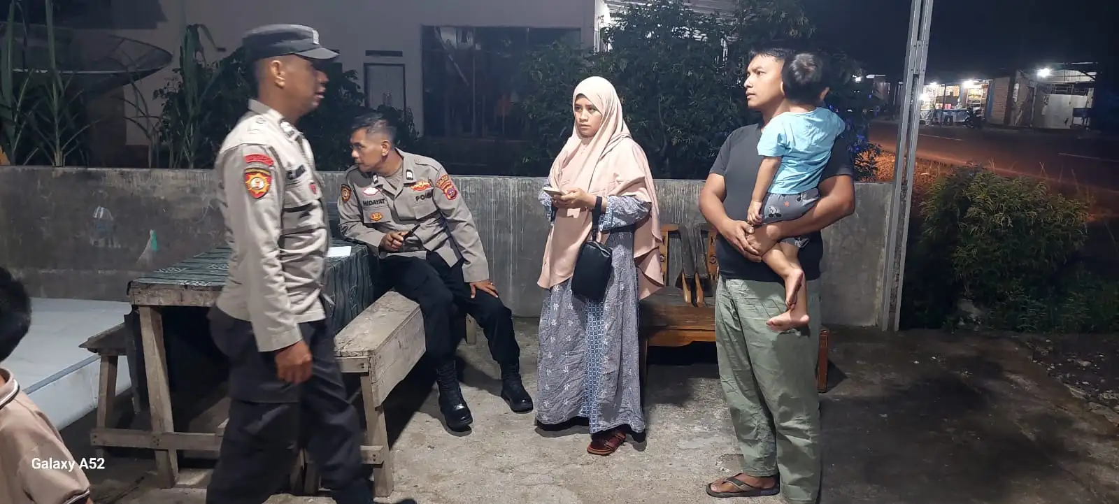 Personel Polsek Kinali Redam Gangguan Kamtibmas di Tampunik Nagari Mudik Labuah Pasaman Barat*