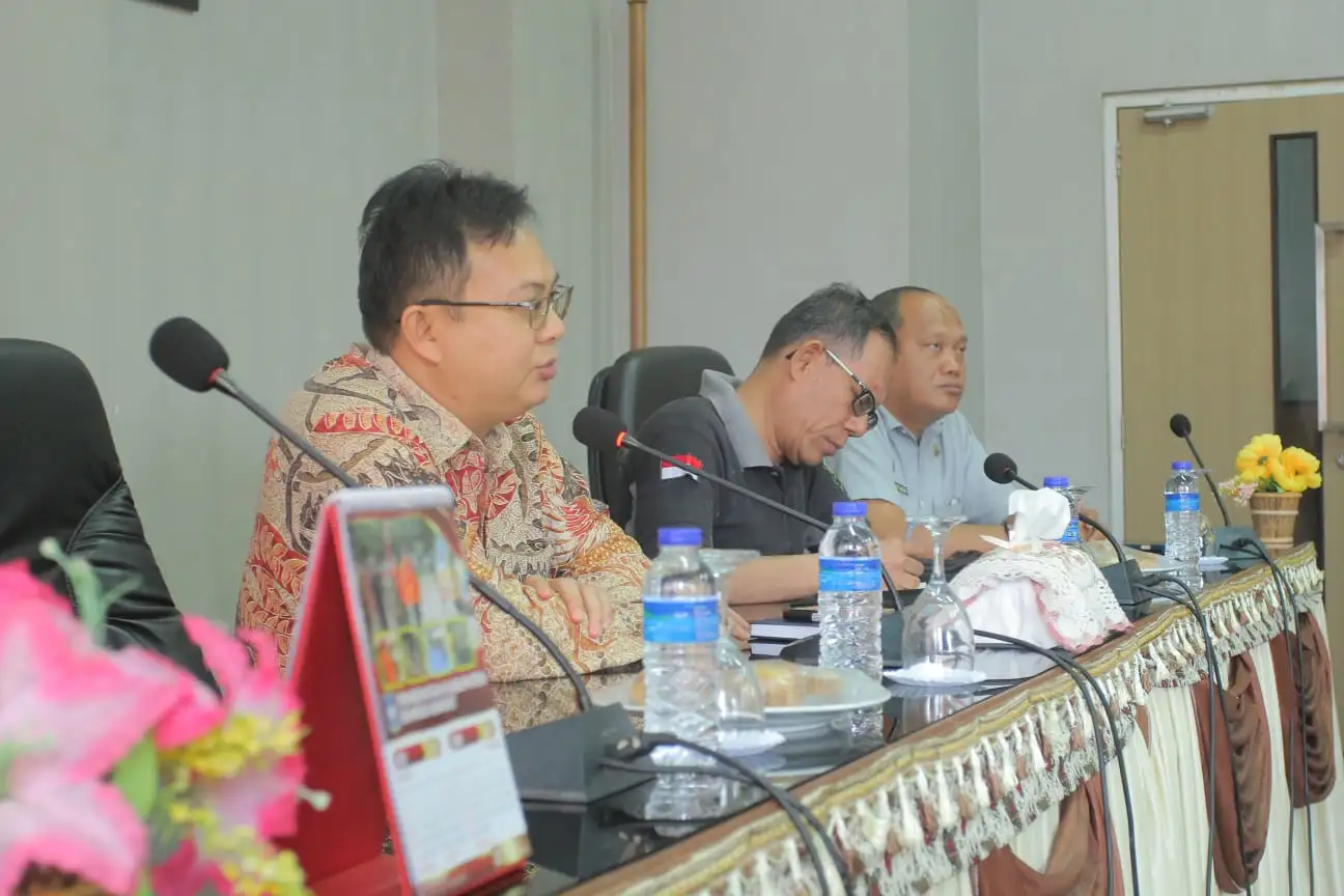 Bupati Bangka Barat memberikan instruksi kepada 102 Perusahaan di Bangka Barat ikut adil dalam forum CSR