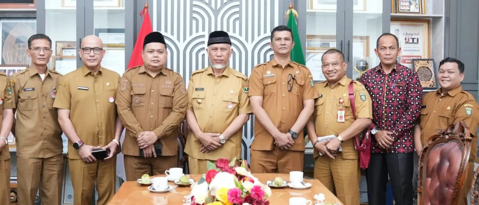 AUDENSI PEMPROV SUMBAR DAN PEMKAB BUNGO BAHAS PEMISAHAN HGU PT SAK