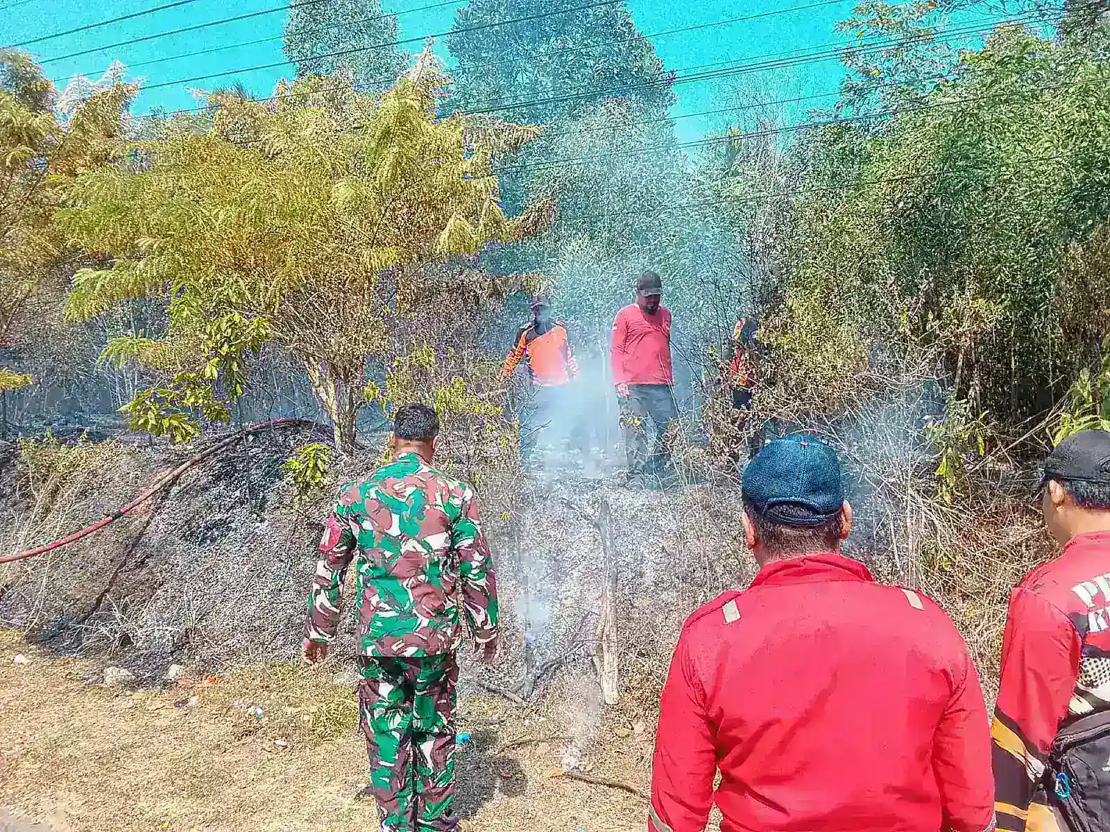 Kebakaran di Samping SMPN 2 Mentok Berhasil Dipadamkan