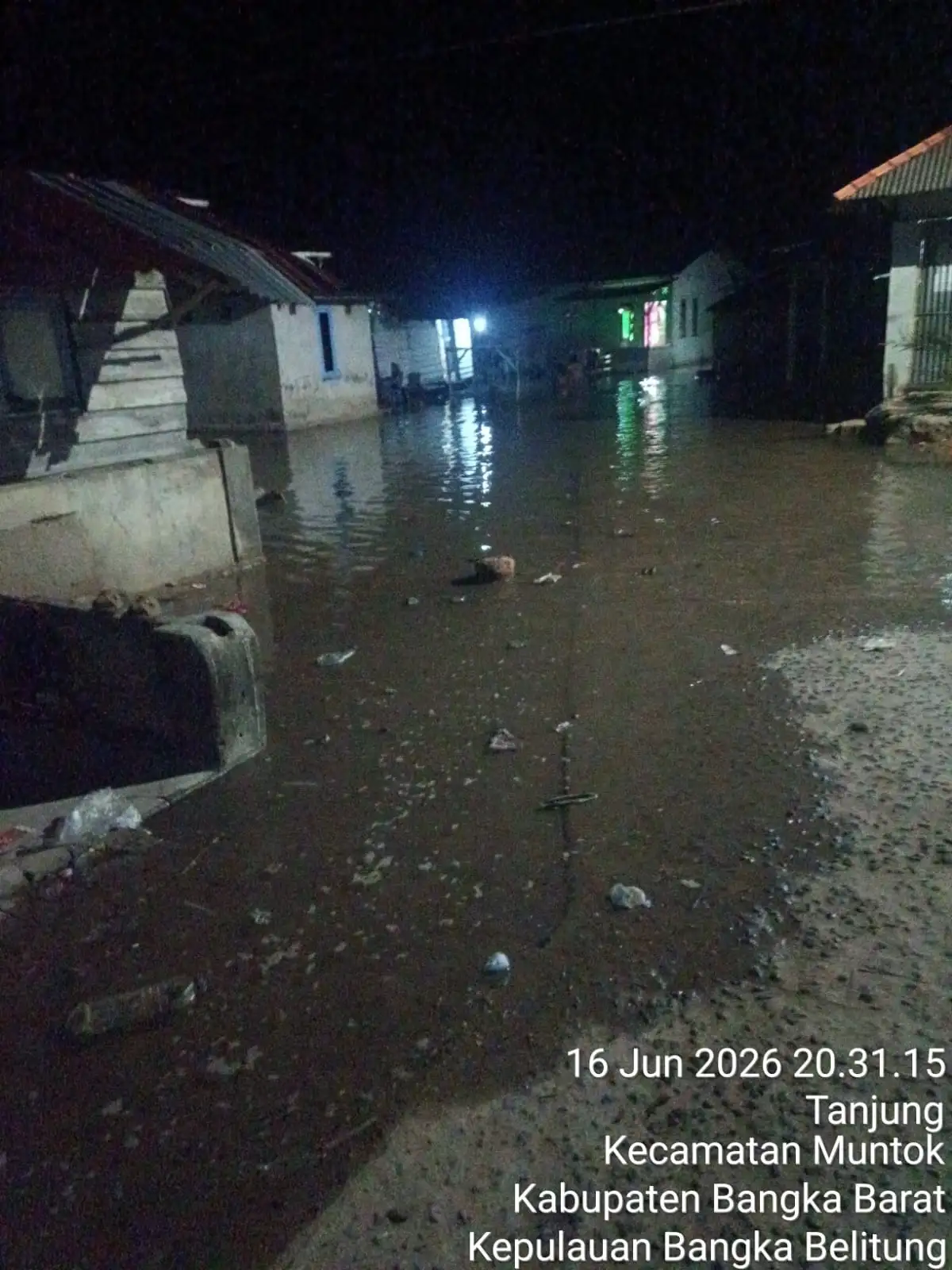 Banjir Rob Kembali Rendam Kampung Tanjung Laut